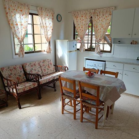 The Grapevine Guest House Pafos Exterior foto